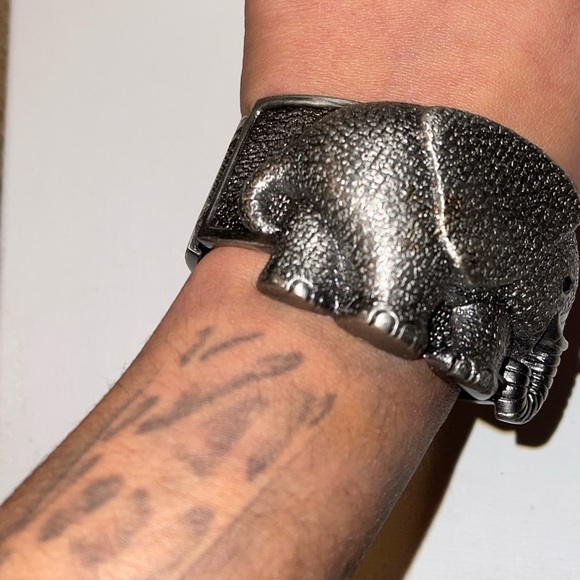 Unique elephant bracelet - Picture 2 of 4